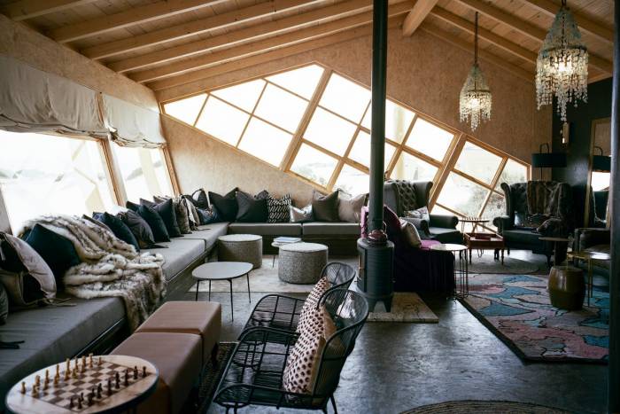 Shipwreck_Lodge_Main_Lounge
