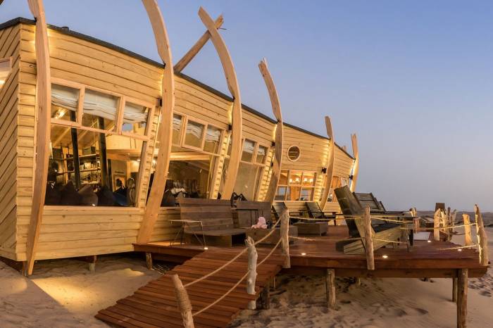 Shipwreck_Lit_Up_Main_Lodge
