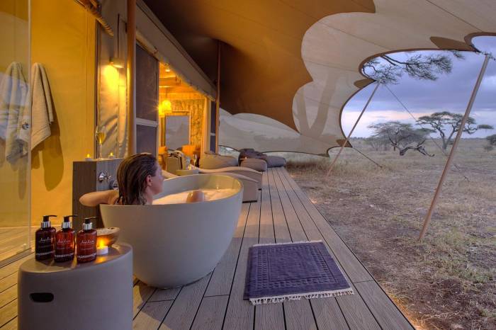 Namiri Plains Tent deck bathtub Asilia Tanzania