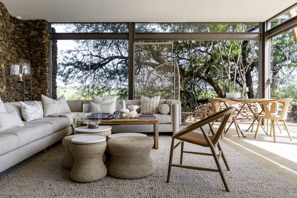 Singtia Faru Faru Lodge - Lounge area Tanzania