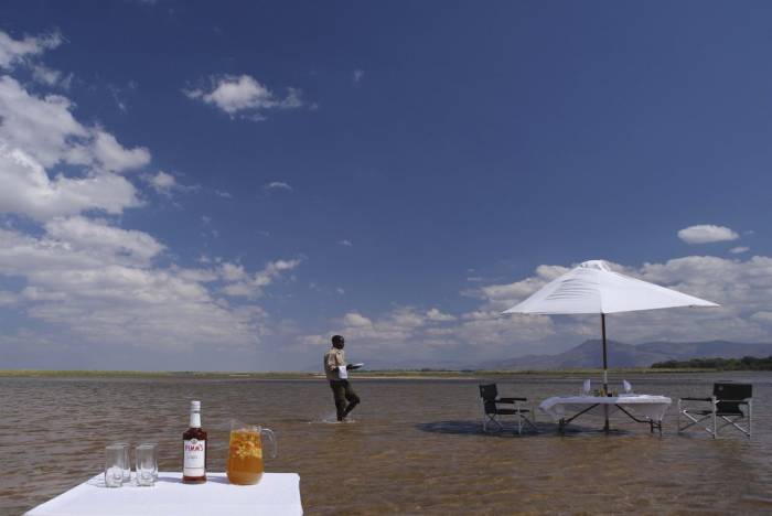 Sausage Tree camp - Dining experience - Zambia