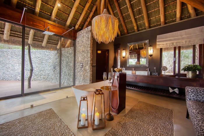 Leadwood Lodge suite bathroom in Sabi Sand in South Africa