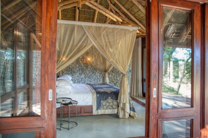 Leadwood lodge suite bedroom in Sabi Sand in South Africa