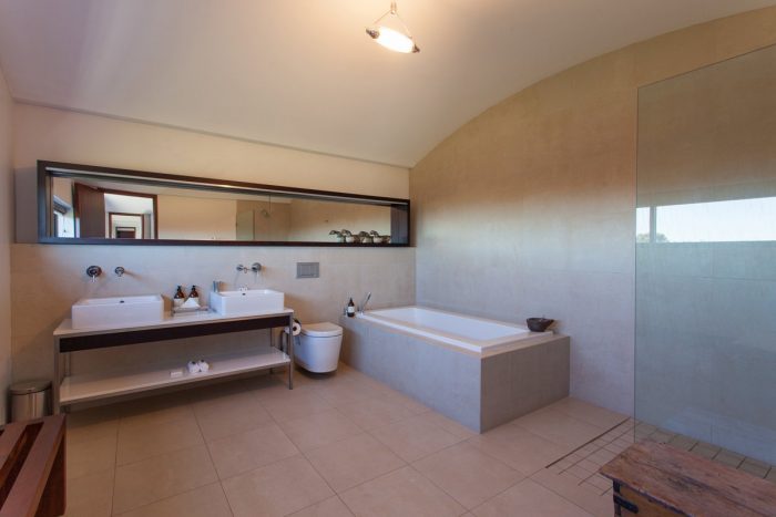 Grootbos Private Villa - Cobra lily bathroom - in South Africa