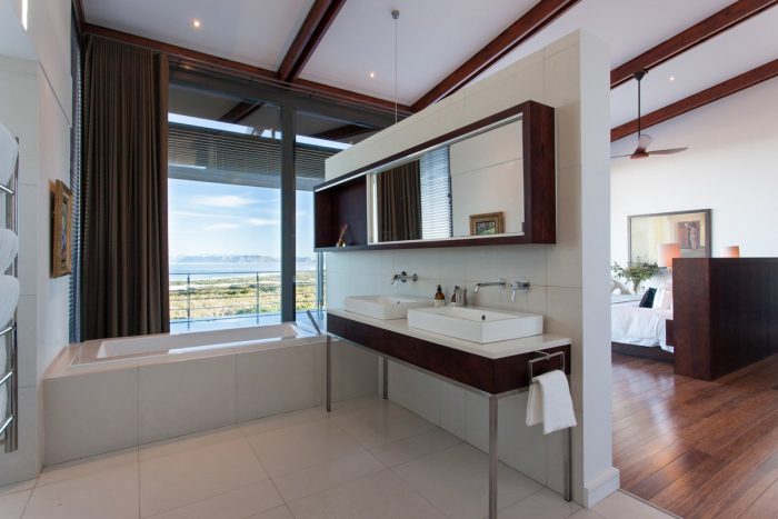 Grootbos Private Villa - Watsonia bathroom - in South Africa