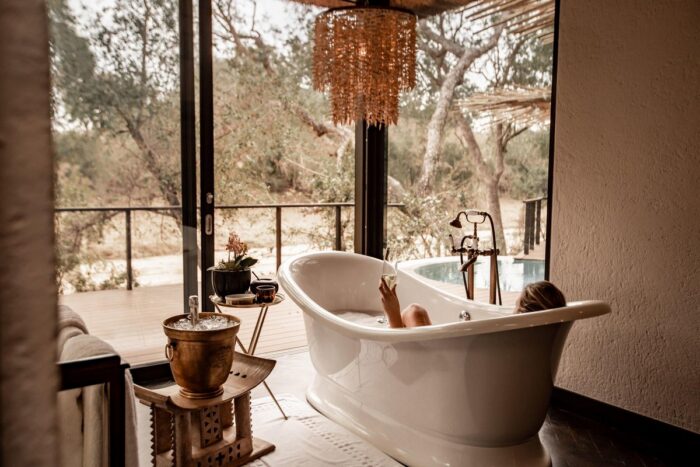 Dulini Moya Bath Tub in Sabi Sands in South Africa with Bellingham Safaris in Luxury